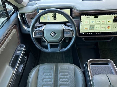 Used 2022 Rivian R1T Adventure image 17