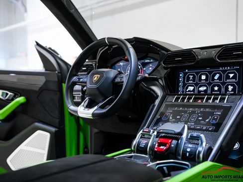 Used 2022 Lamborghini Urus AWD/4WD image 66