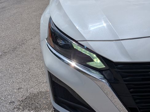 Used 2024 Nissan Altima 2.5 SV image 10