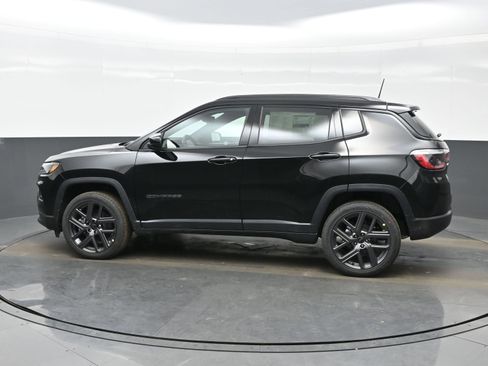 New 2026 Jeep Compass Latitude AWD/4WD image 3