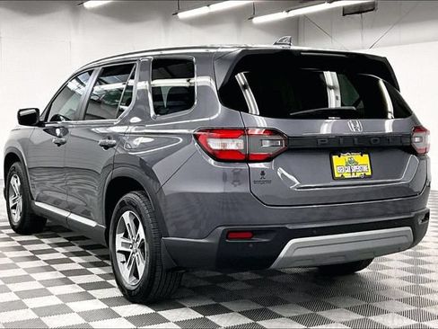 Used 2025 Honda Pilot EX-L image 2
