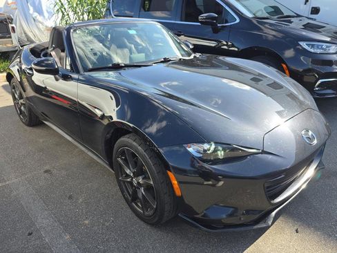 Used 2016 MAZDA MX-5 Miata Club RWD image 15