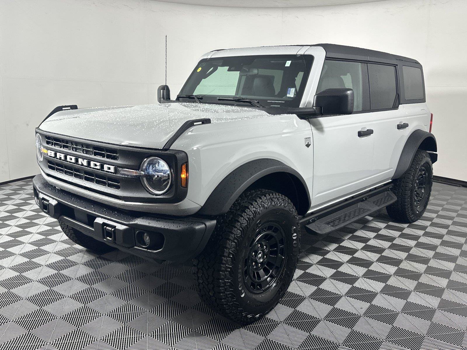 New 2026 Ford Bronco Big Bend w/ Black Diamond Package AWD/4WD image 3
