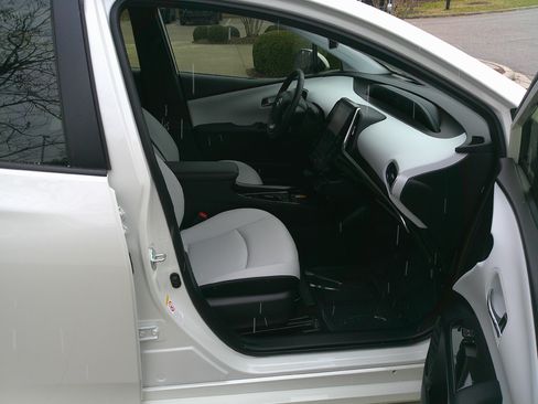 Used 2020 Toyota Prius Limited image 37