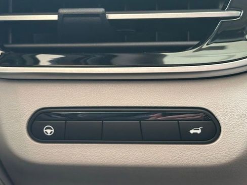 New 2026 INFINITI QX60 Luxe w/ Family Package image 16