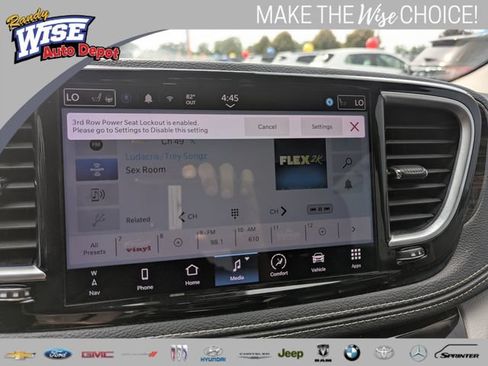 Used 2022 Chrysler Pacifica Limited FWD image 15