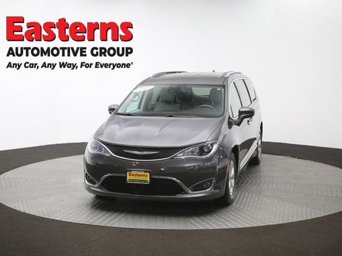 Used 2017 Chrysler Pacifica Touring-L Plus w/ Advanced Safetytec Group FWD image 56
