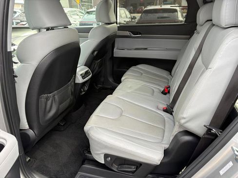 Used 2022 Hyundai Palisade SEL w/ 8P Bench Seat Package image 17