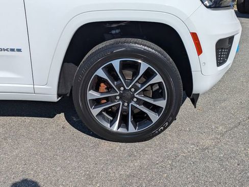 Used 2022 Jeep Grand Cherokee Overland w/ Luxury Tech Group IV image 12
