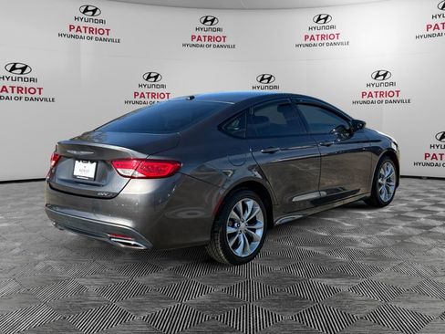 Used 2015 Chrysler 200 S image 3