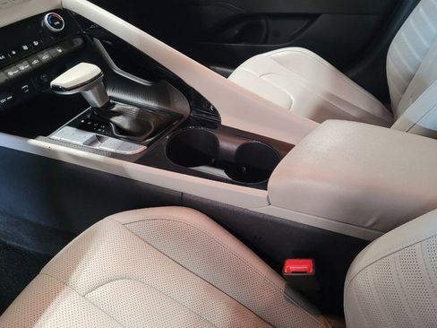 Used 2024 Hyundai Elantra Limited FWD image 26