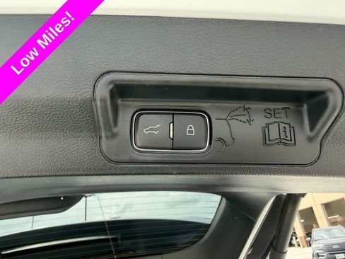 Used 2020 Ford Explorer XLT AWD/4WD image 33
