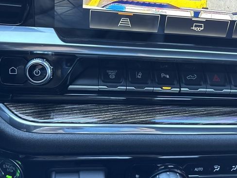 Used 2024 GMC Sierra 3500 SLE w/ SLE Convenience Package image 33