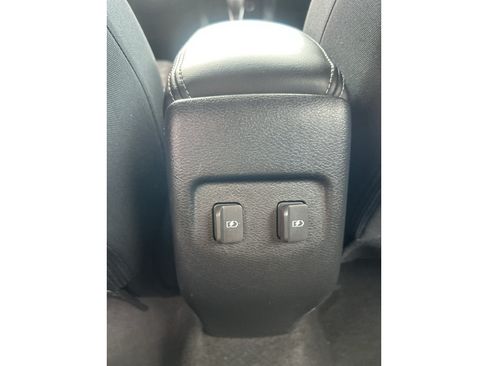 Used 2023 Nissan Kicks SV w/ Interior Electronics Package FWD image 10