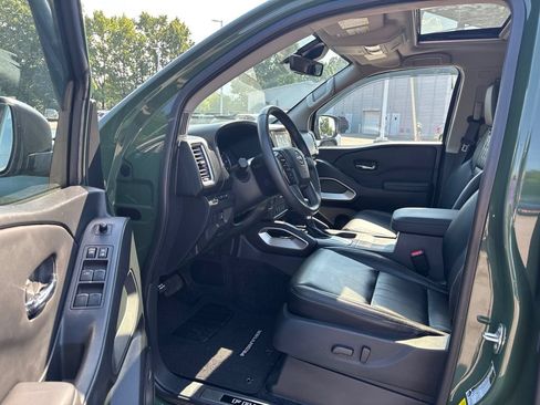 Used 2024 Nissan Frontier SL w/ Technology Package RWD image 5