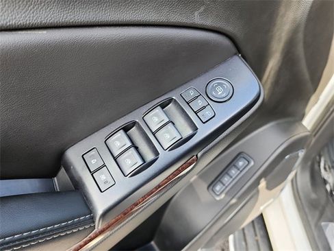 Used 2018 GMC Yukon SLT w/ HD Trailering Package image 12