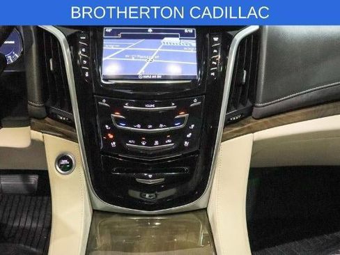 Used 2020 Cadillac Escalade Premium Luxury image 19