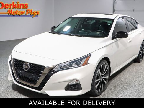 Used 2021 Nissan Altima 2.5 SR w/ SR Premium Package FWD image 1
