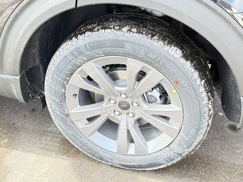 New 2026 Ford Explorer Active w/ Active Comfort Package AWD/4WD image 9
