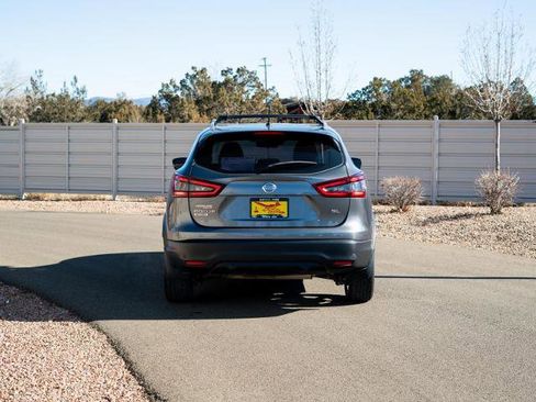 Used 2022 Nissan Rogue Sport SL image 5