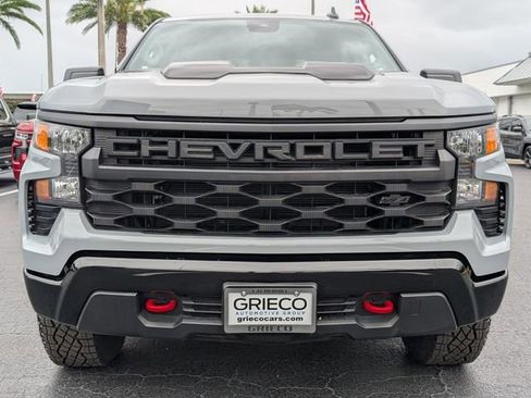 Used 2025 Chevrolet Silverado 1500 Custom Trail Boss w/ LPO, Dark Essentials Package AWD/4WD image 2