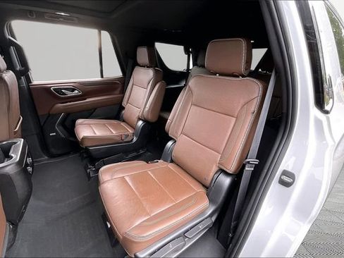 Used 2023 Chevrolet Tahoe High Country AWD/4WD image 16