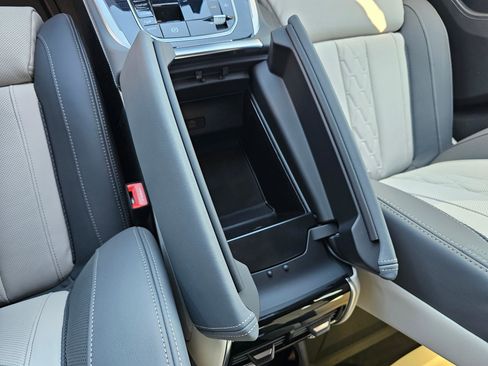 New 2026 BMW X7 M60i image 25