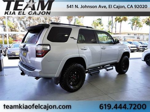 Used 2018 Toyota 4Runner TRD Off-Road Premium AWD/4WD image 10