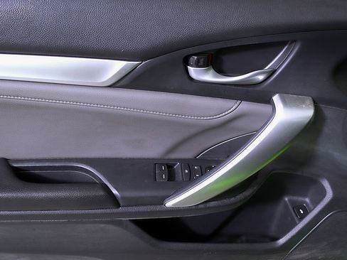 Used 2016 Honda Civic Touring image 17