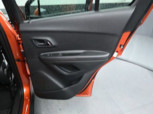 Used 2015 Chevrolet Trax LTZ AWD/4WD image 16
