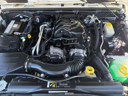 Used 2017 Jeep Wrangler Sahara w/ Connectivity Group image 22