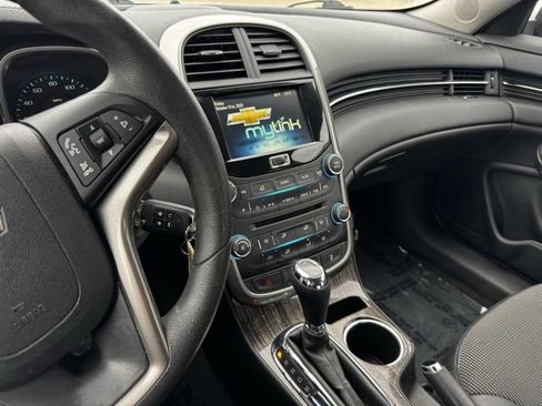 Used 2015 Chevrolet Malibu LT w/ Power Convenience Package image 11