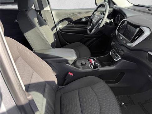 Used 2024 GMC Terrain SLE image 19
