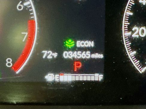 Used 2023 Honda Pilot Touring image 18