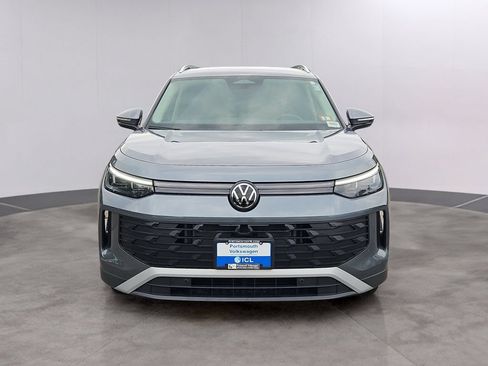 Certified 2026 Volkswagen Tiguan SE AWD/4WD image 2