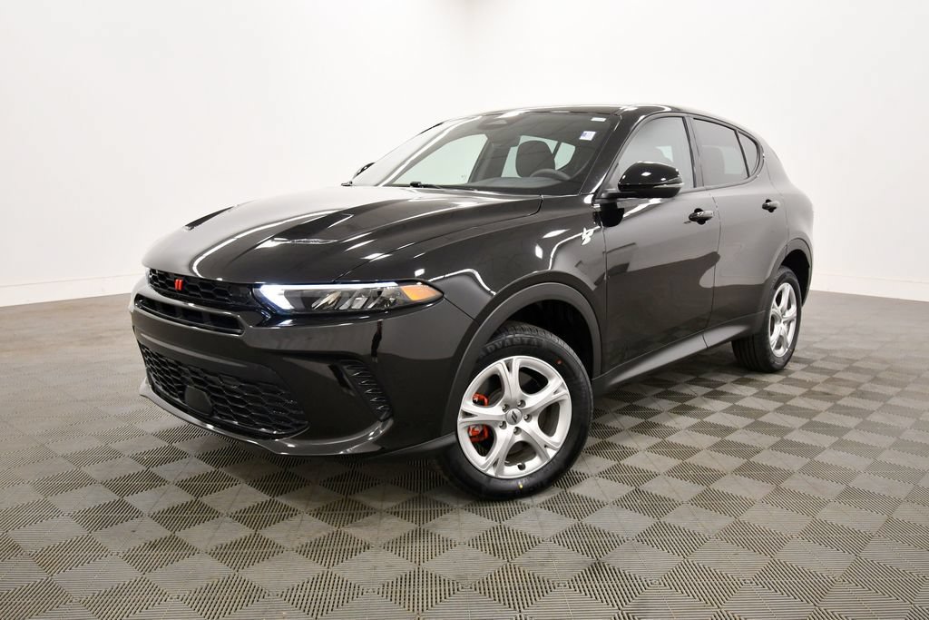 Used 2023 Dodge Hornet GT w/ Cold Weather Group AWD/4WD image 2