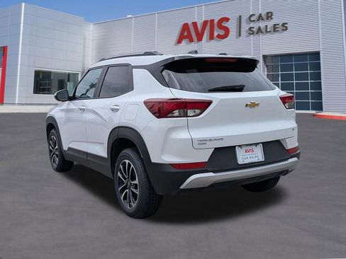 Used 2025 Chevrolet TrailBlazer LT AWD/4WD image 9