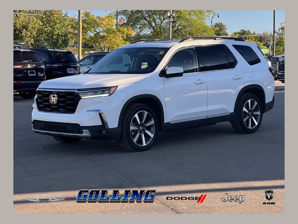 Used 2023 Honda Pilot Touring image 1