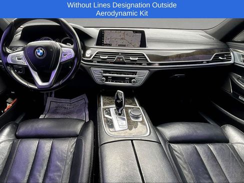 Used 2018 BMW 750i w/ M Sport Package image 9