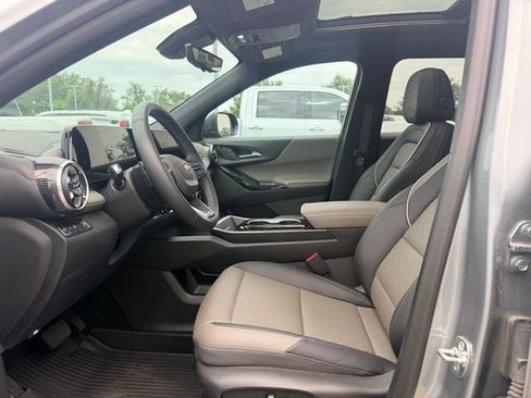 Used 2025 Chevrolet Equinox LT w/ Convenience Package II FWD image 11