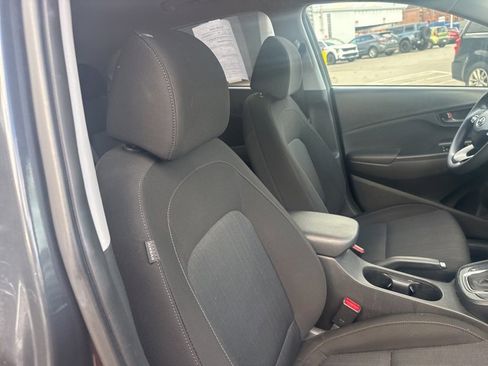 Used 2022 Hyundai Kona SEL image 9