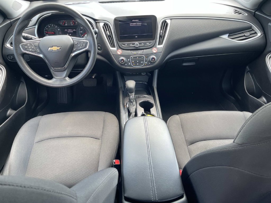 Used 2025 Chevrolet Malibu LT FWD image 16