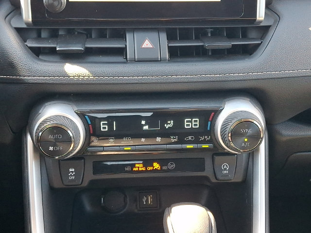 Used 2025 Toyota RAV4 XLE FWD image 15