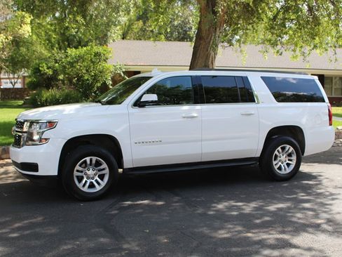 Used 2020 Chevrolet Suburban LT RWD image 45