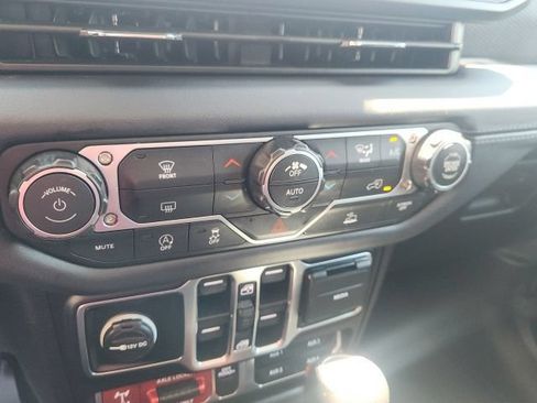 Used 2026 Jeep Gladiator Mojave AWD/4WD image 29