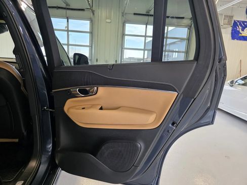 Used 2022 Volvo XC90 T6 Inscription AWD/4WD image 12