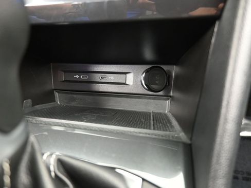 Used 2023 Volkswagen Tiguan SE image 26