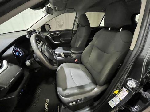 Certified 2021 Toyota RAV4 XLE w/ Carpet Mat Package (TMS) AWD/4WD image 10