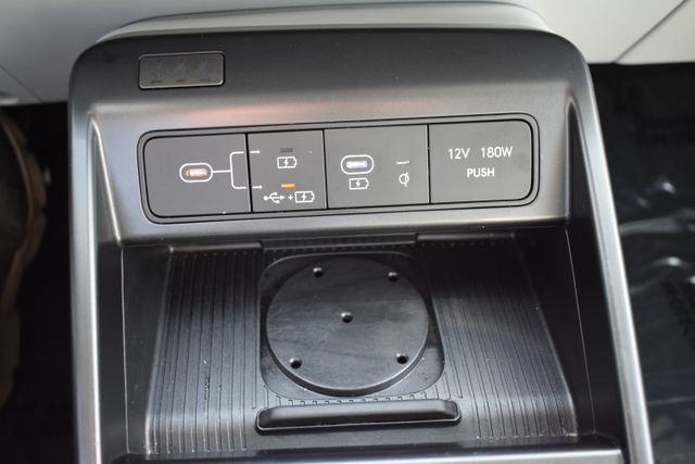 Used 2025 Hyundai Kona Limited AWD/4WD image 31