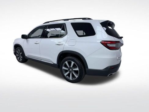 Used 2024 Honda Pilot Touring image 8
